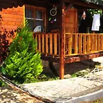 Ikiz Otel *