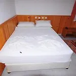 Otel Ikiz Çıralı