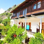 Ikiz Otel