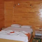 Ikiz Otel *