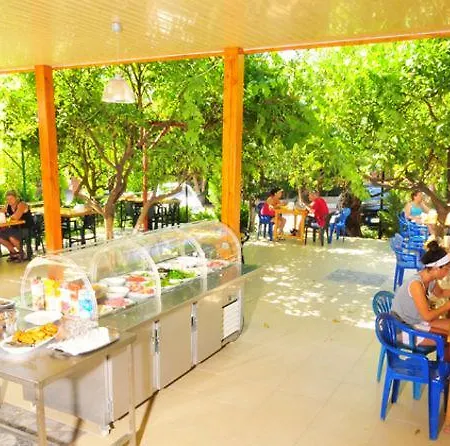 فندق Ikiz Çıralı